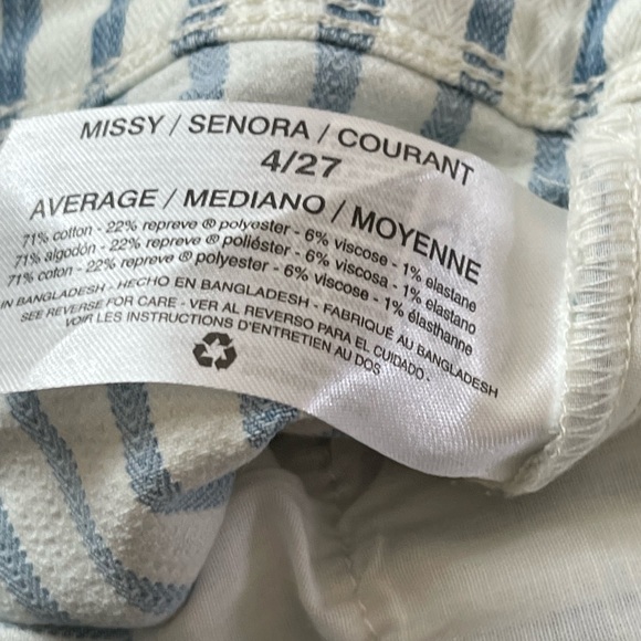 Chaps Bermuda Shorts . Reprieve super soft stretch NWT. Size 4/27 - Picture 8 of 8